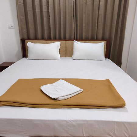 Hotel Nova Kochi Екстер'єр фото