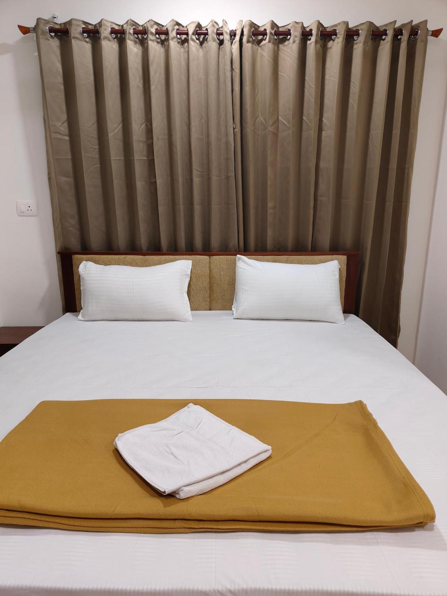 Hotel Nova Kochi Екстер'єр фото