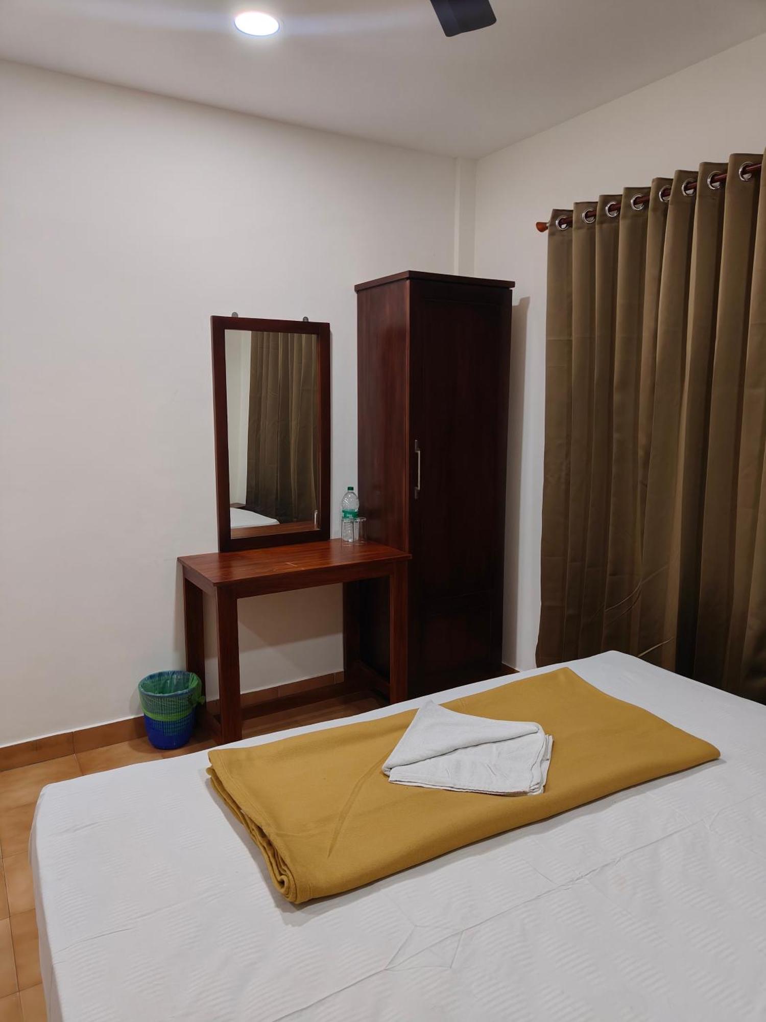Hotel Nova Kochi Екстер'єр фото