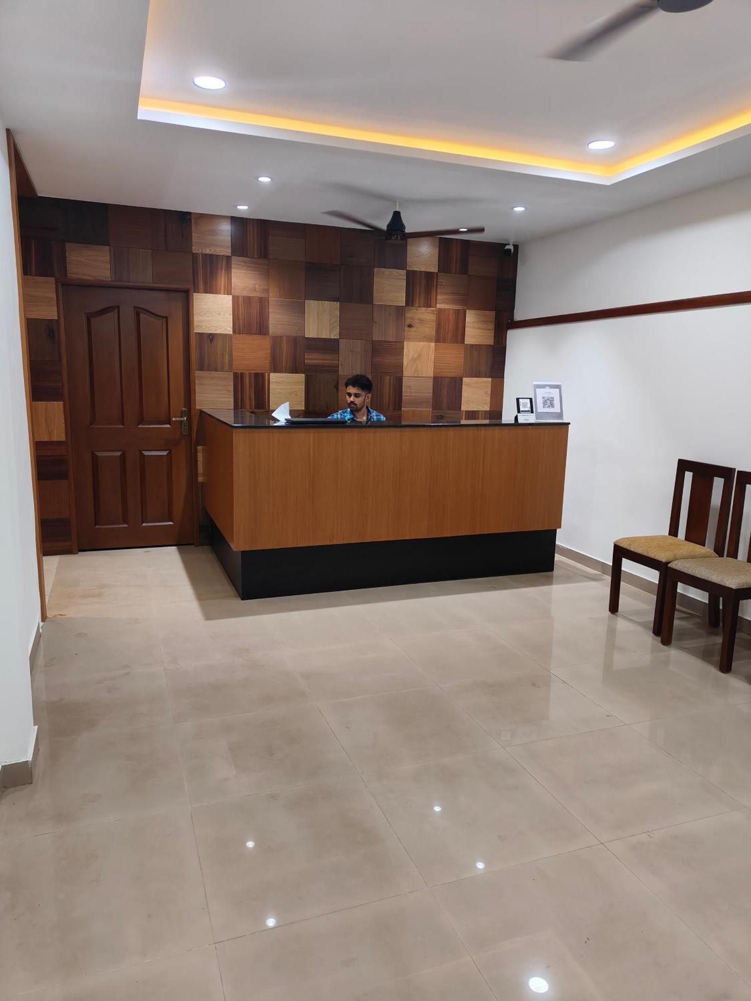 Hotel Nova Kochi Екстер'єр фото
